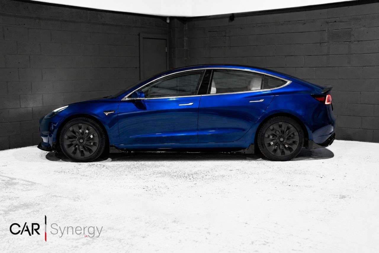 A 2019 TESLA MODEL 3 (Dual Motor) Performance Saloon 4dr Electric Auto 4WDE (Performance Upgrade A 2019 TESLA MODEL 3 (Dual Motor) Performance Saloon 4dr Electric Auto 4WDE (Performance Upgrade