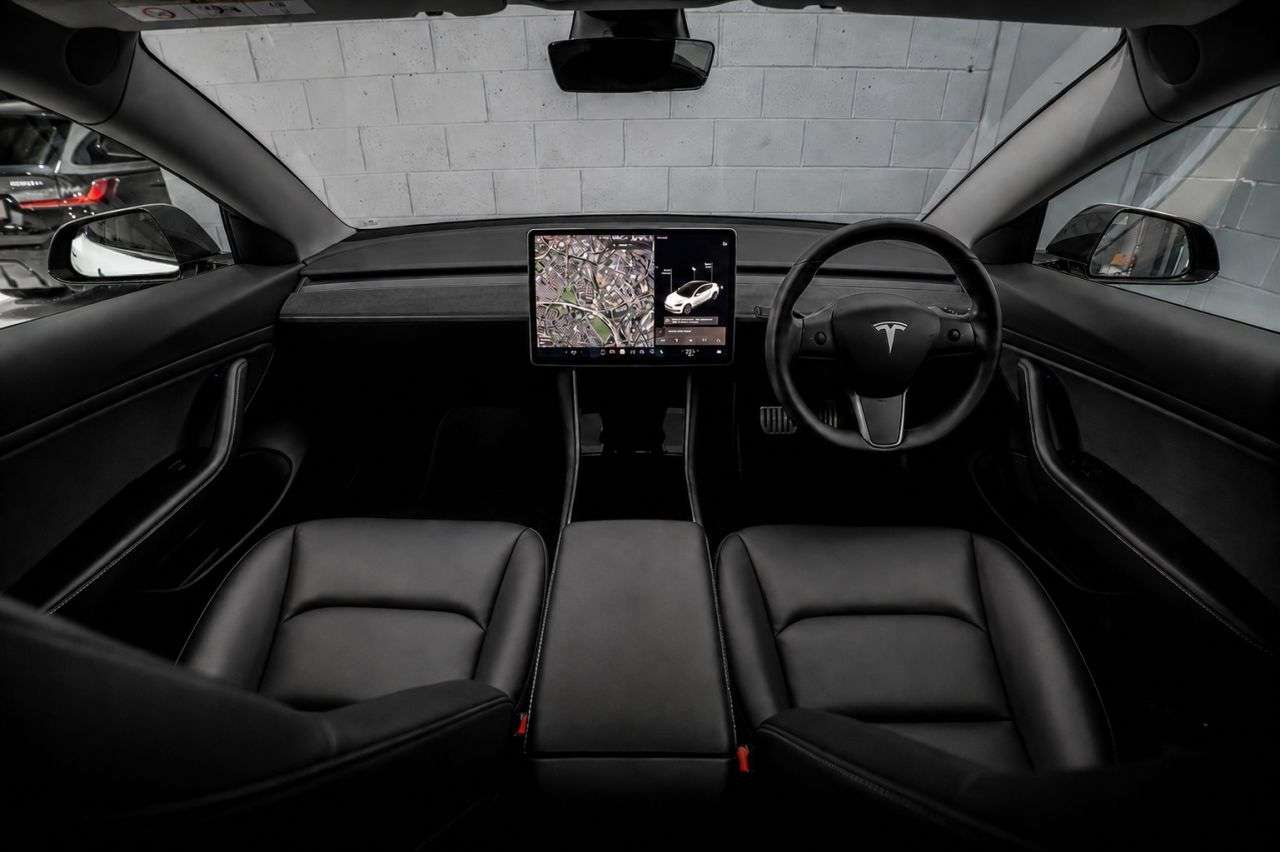 A 2020 TESLA MODEL 3 (Dual Motor) Performance Saloon 4dr Electric Auto 4WDE (Performance Upgrade A 2020 TESLA MODEL 3 (Dual Motor) Performance Saloon 4dr Electric Auto 4WDE (Performance Upgrade