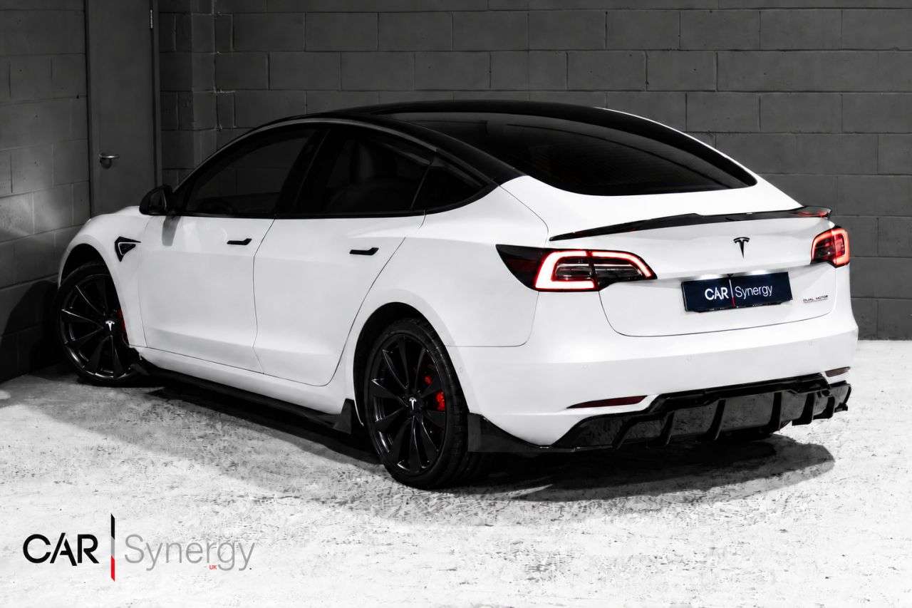 A 2020 TESLA MODEL 3 (Dual Motor) Performance Saloon 4dr Electric Auto 4WDE (Performance Upgrade A 2020 TESLA MODEL 3 (Dual Motor) Performance Saloon 4dr Electric Auto 4WDE (Performance Upgrade