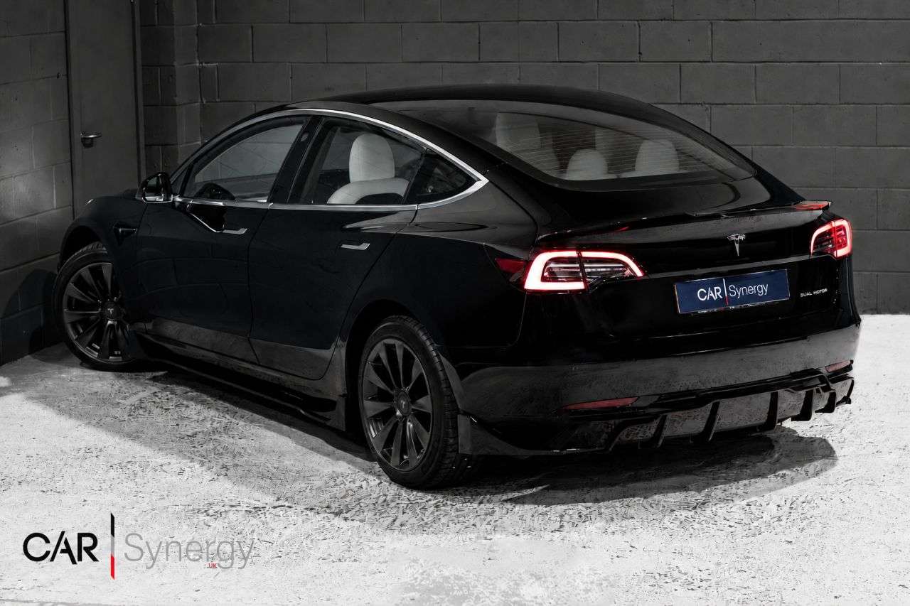 A 2020 TESLA MODEL 3 (Dual Motor) Long Range Saloon 4dr Electric Auto 4WDE (346 ps) / 2 YEAR TES A 2020 TESLA MODEL 3 (Dual Motor) Long Range Saloon 4dr Electric Auto 4WDE (346 ps) / 2 YEAR TES