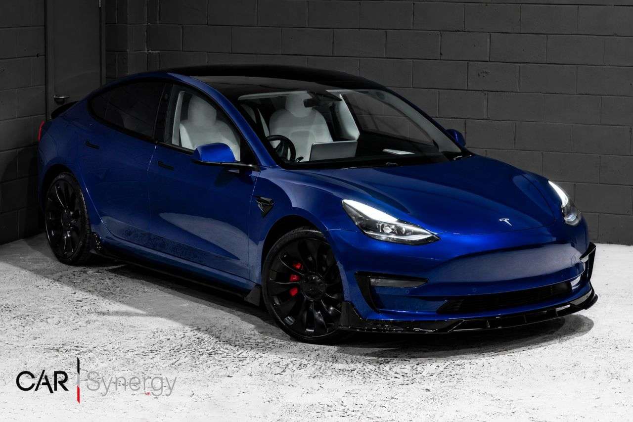 A 2021 TESLA MODEL 3 (Dual Motor) Performance Saloon 4dr Electric Auto 4WDE (Performance Upgrade A 2021 TESLA MODEL 3 (Dual Motor) Performance Saloon 4dr Electric Auto 4WDE (Performance Upgrade