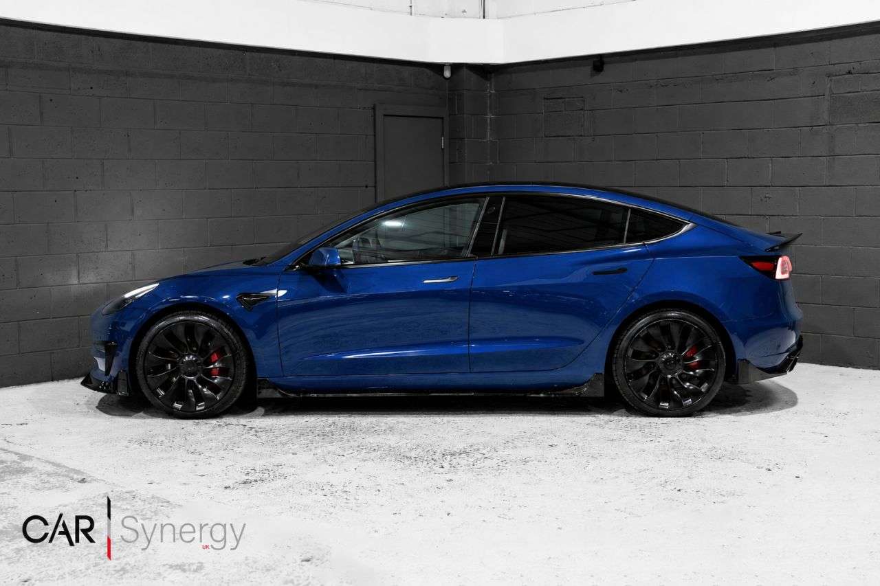 A 2021 TESLA MODEL 3 (Dual Motor) Performance Saloon 4dr Electric Auto 4WDE (Performance Upgrade A 2021 TESLA MODEL 3 (Dual Motor) Performance Saloon 4dr Electric Auto 4WDE (Performance Upgrade