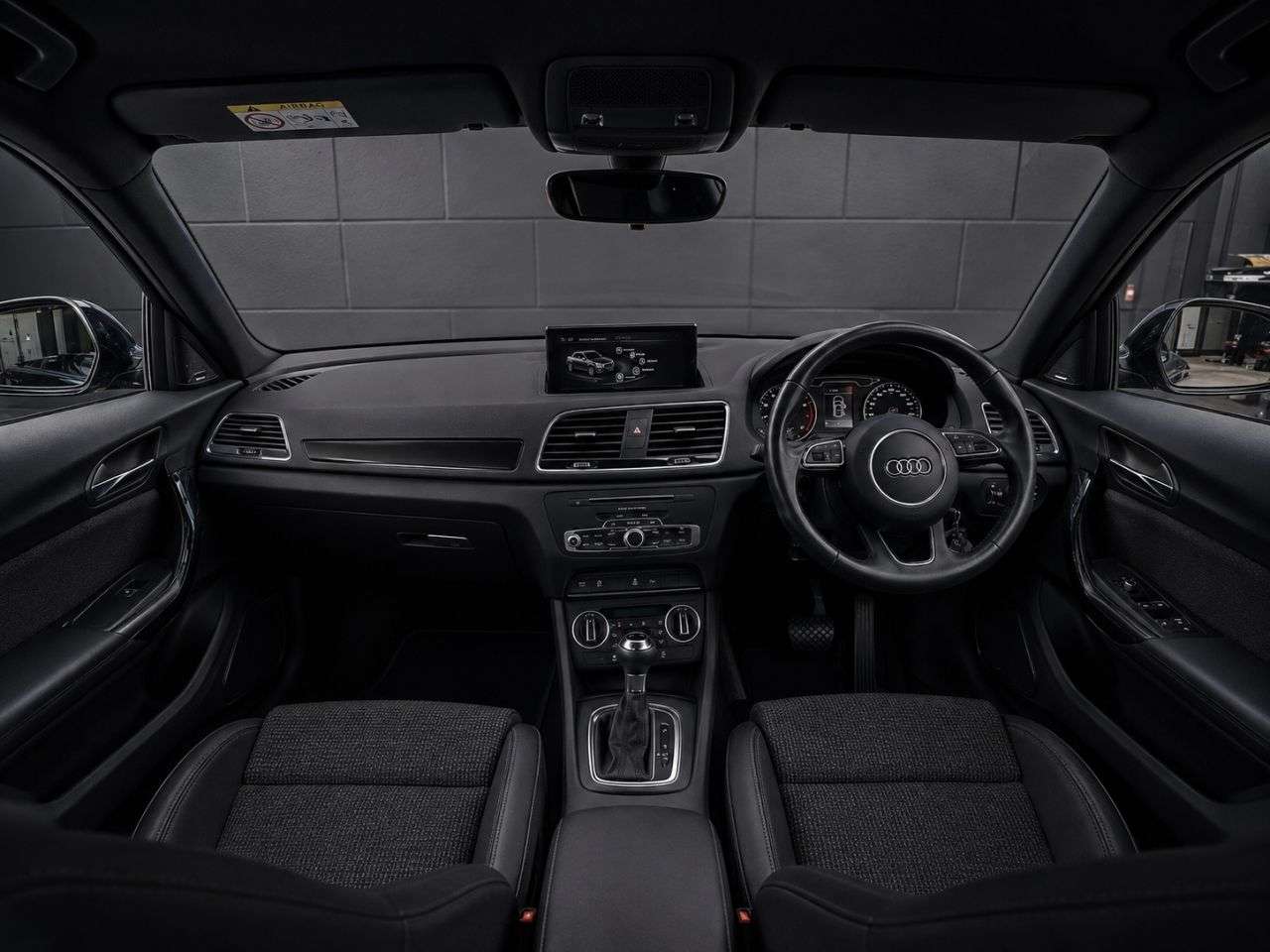 A 2017 AUDI Q3 1.4 TFSI CoD Sport SUV 5dr Petrol S Tronic Euro 6 (s/s) (150 ps) / STUNNING A 2017 AUDI Q3 1.4 TFSI CoD Sport SUV 5dr Petrol S Tronic Euro 6 (s/s) (150 ps) / STUNNING