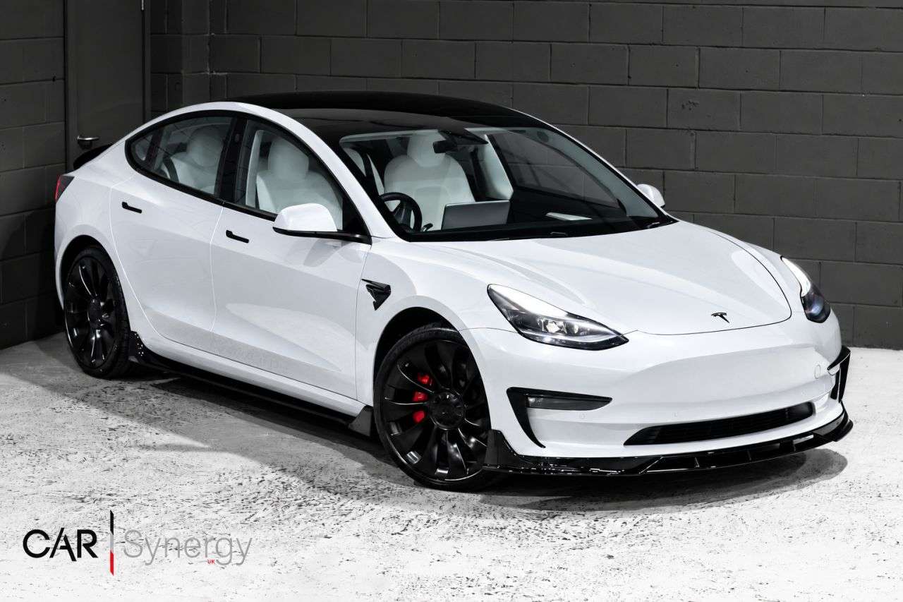 A 2022 TESLA MODEL 3 (Dual Motor) Performance Saloon 4dr Electric Auto 4WDE (Performance Upgrade A 2022 TESLA MODEL 3 (Dual Motor) Performance Saloon 4dr Electric Auto 4WDE (Performance Upgrade