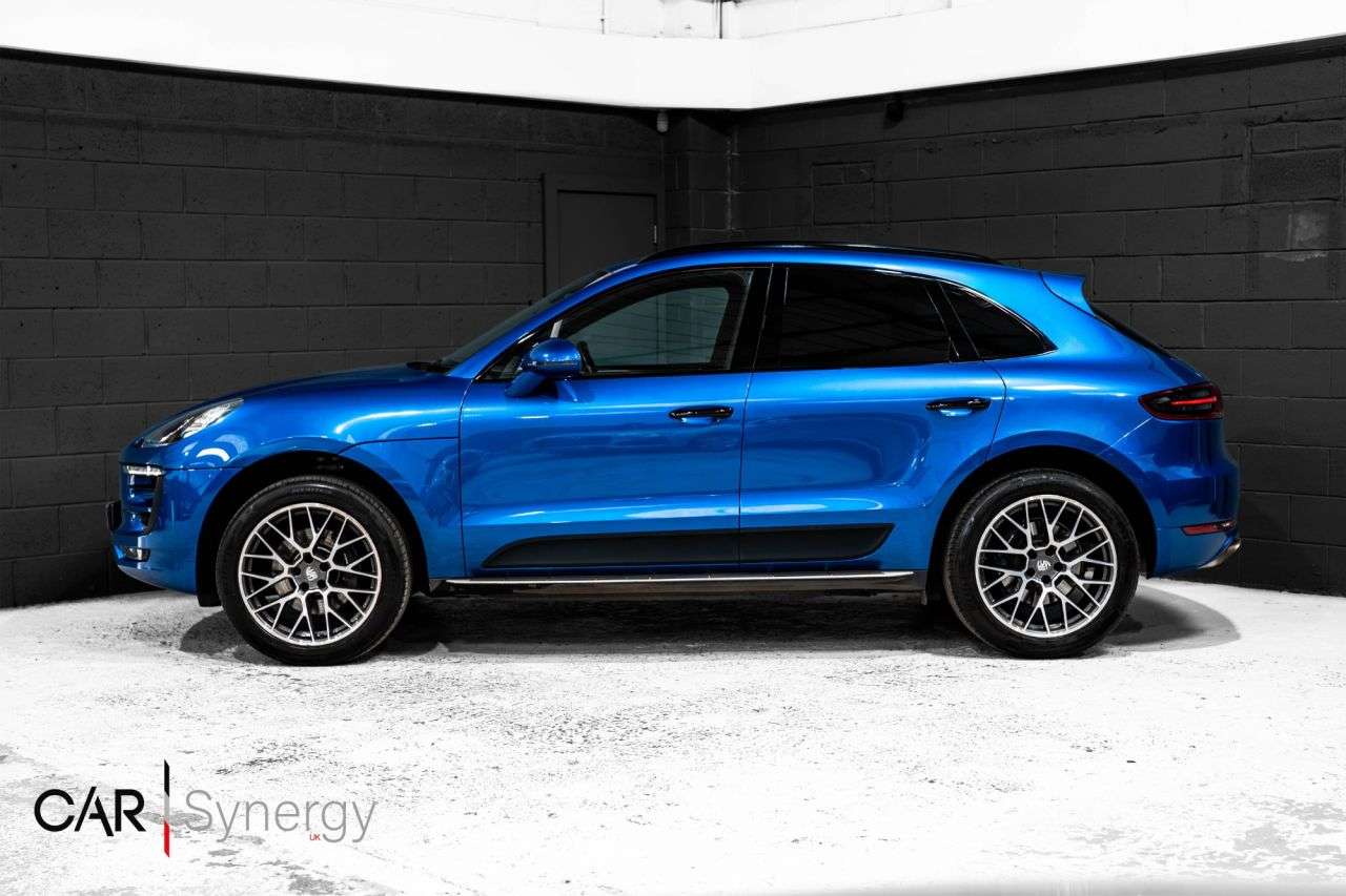 A 2018 PORSCHE MACAN 2.0T SUV 5dr Petrol PDK 4WD Euro 6 (s/s) (252 ps) / £9K OPTIONAL EXTRAS! A 2018 PORSCHE MACAN 2.0T SUV 5dr Petrol PDK 4WD Euro 6 (s/s) (252 ps) / £9K OPTIONAL EXTRAS!