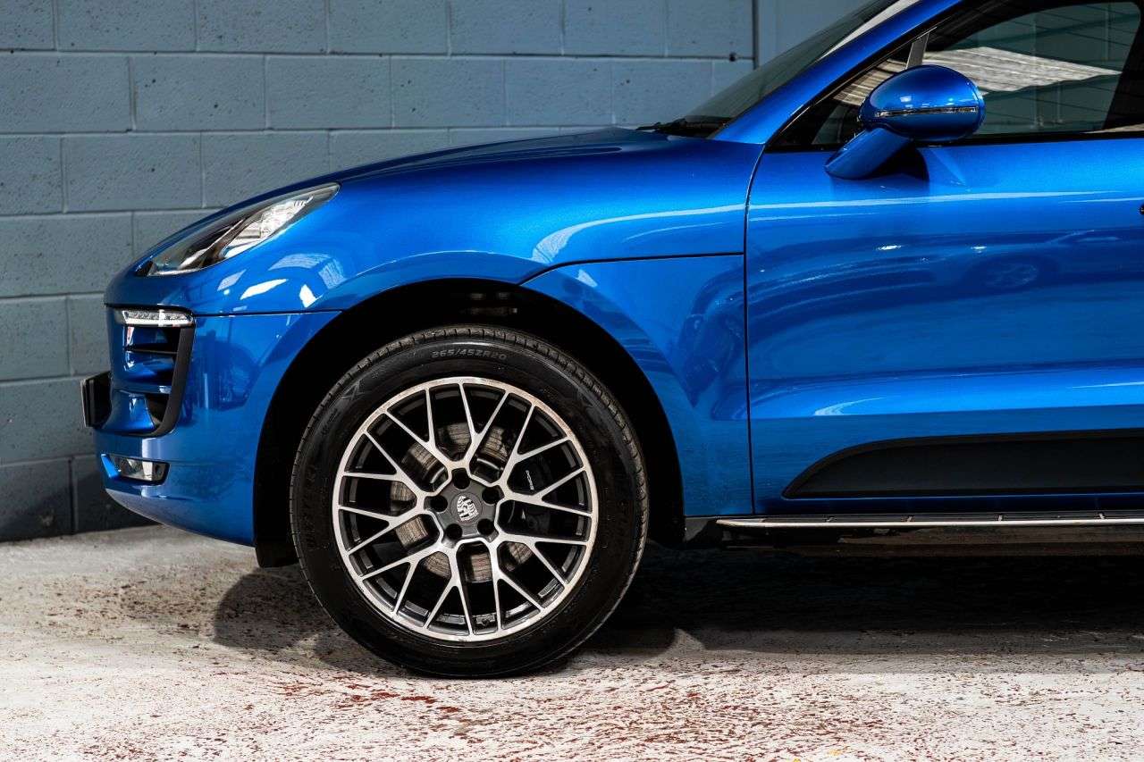 2018 PORSCHE MACAN 2018 PORSCHE MACAN