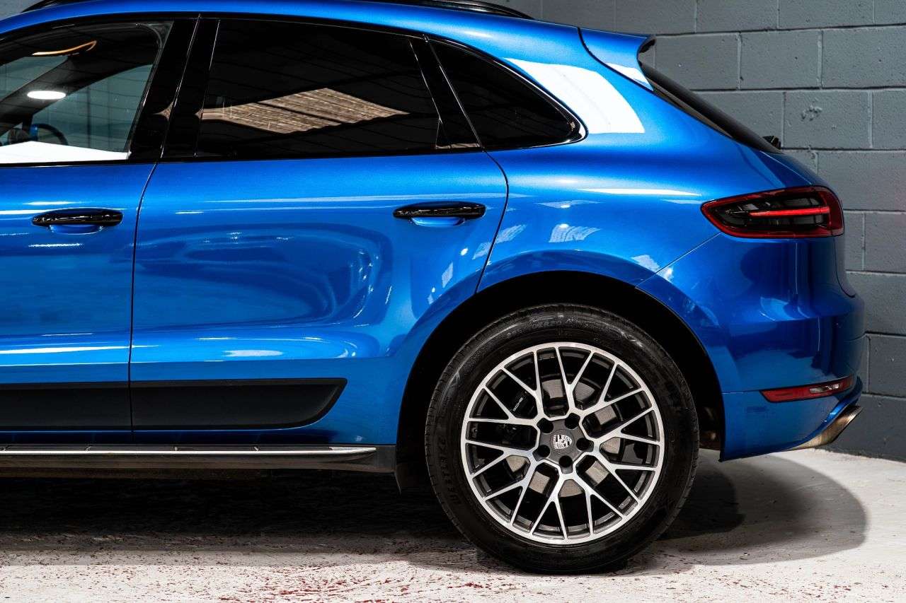 2018 PORSCHE MACAN 2018 PORSCHE MACAN