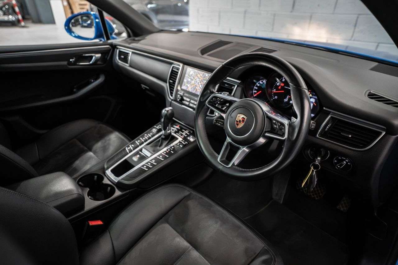 2018 PORSCHE MACAN 2018 PORSCHE MACAN