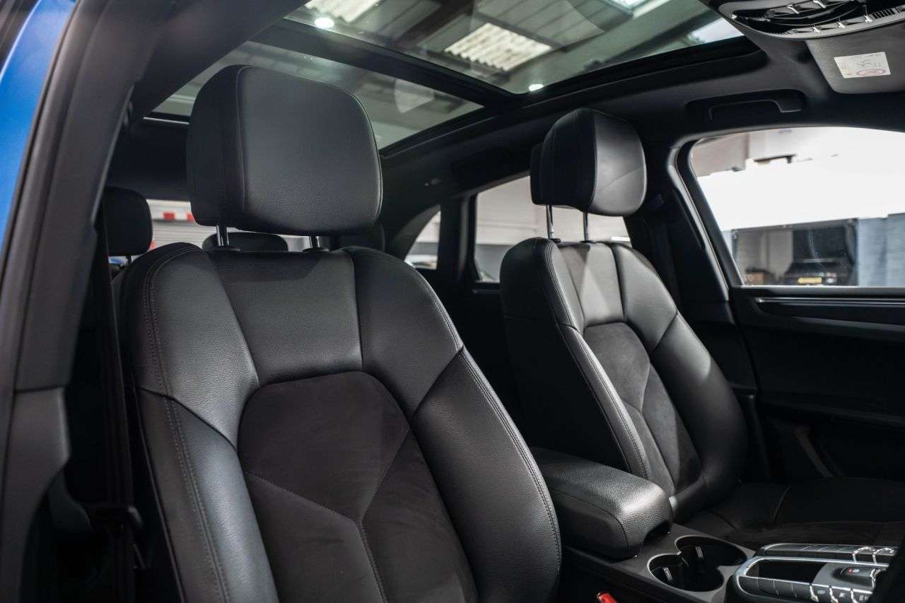 2018 PORSCHE MACAN 2018 PORSCHE MACAN