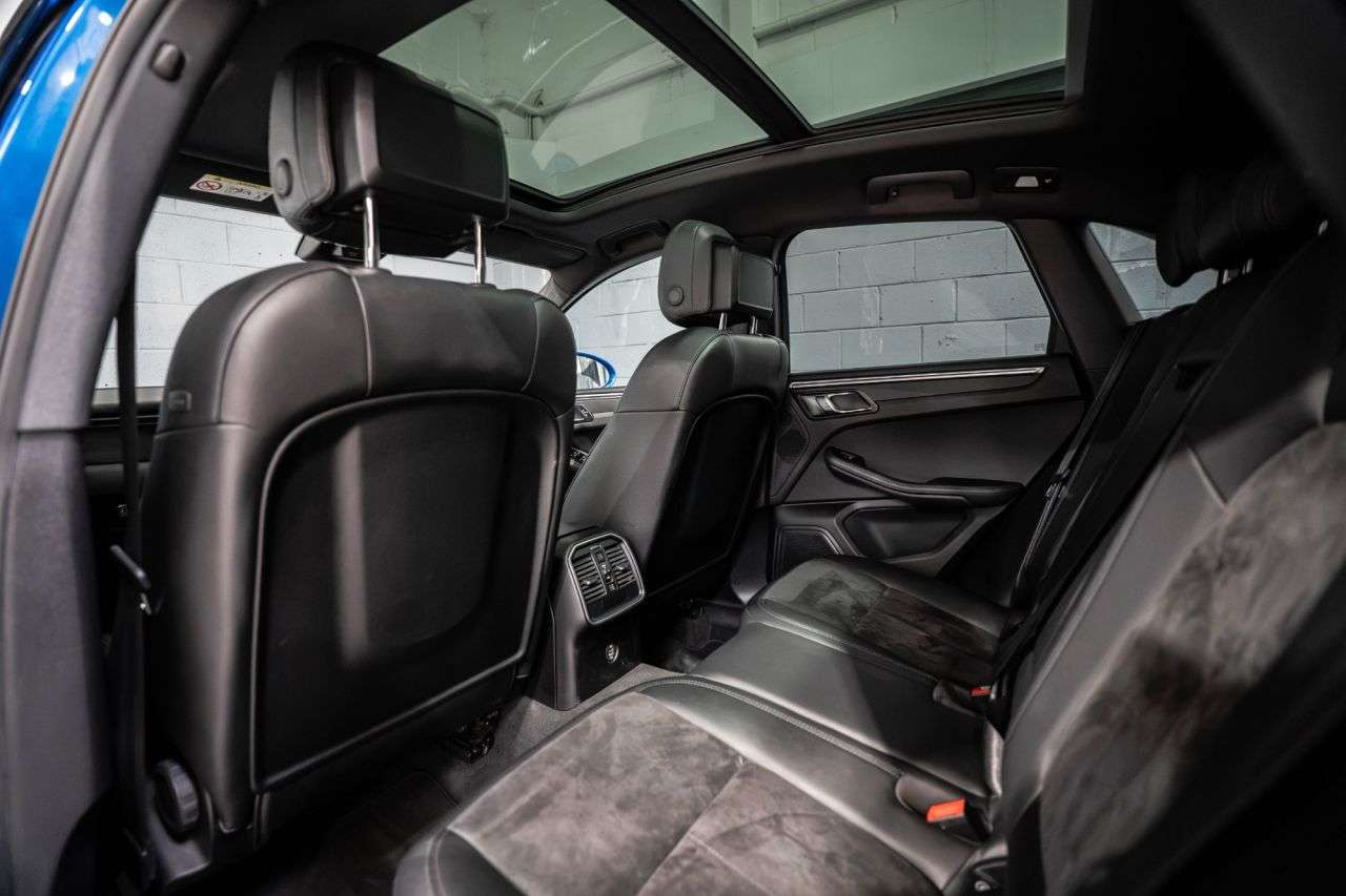 2018 PORSCHE MACAN 2018 PORSCHE MACAN
