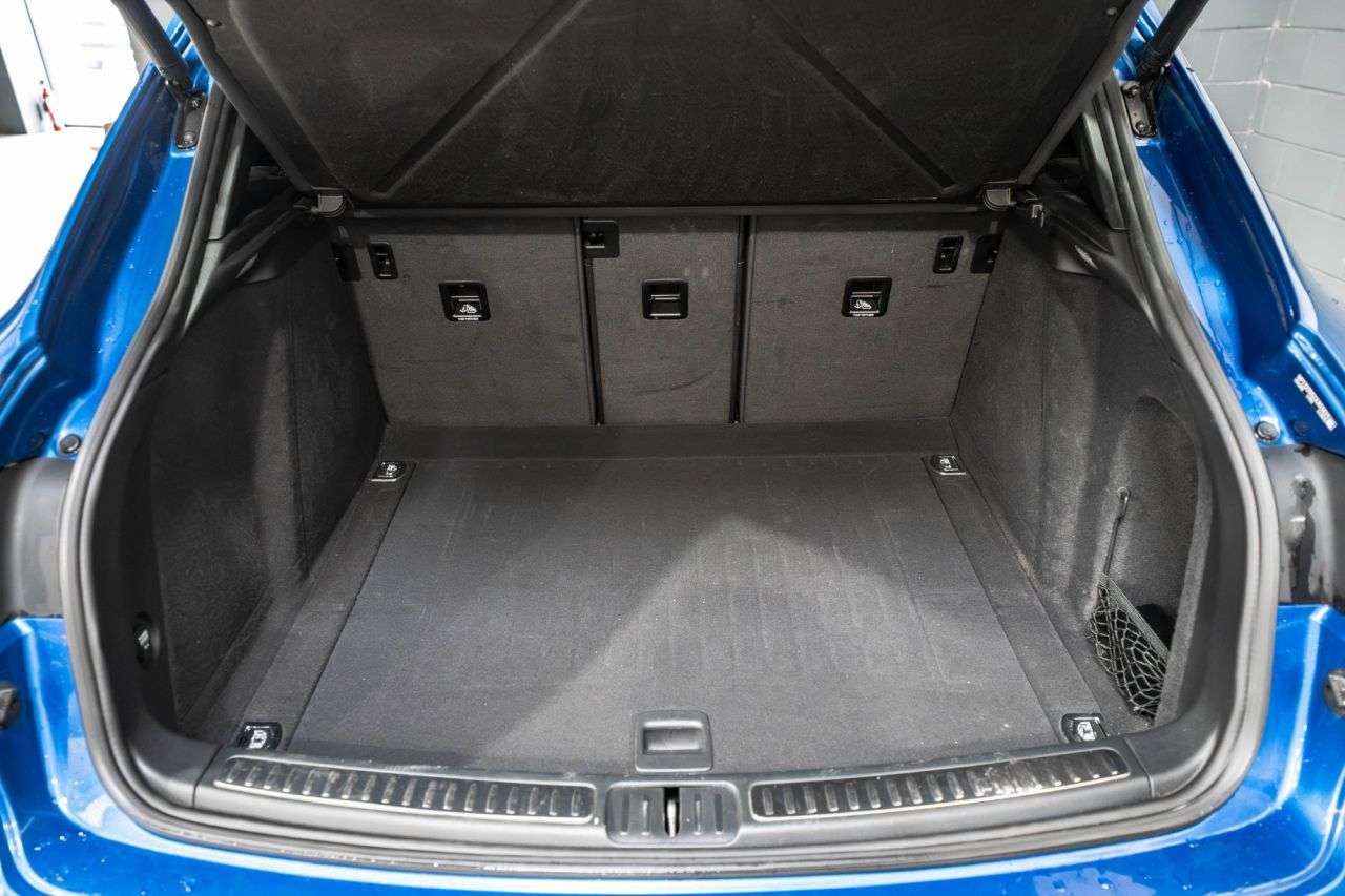 2018 PORSCHE MACAN 2018 PORSCHE MACAN