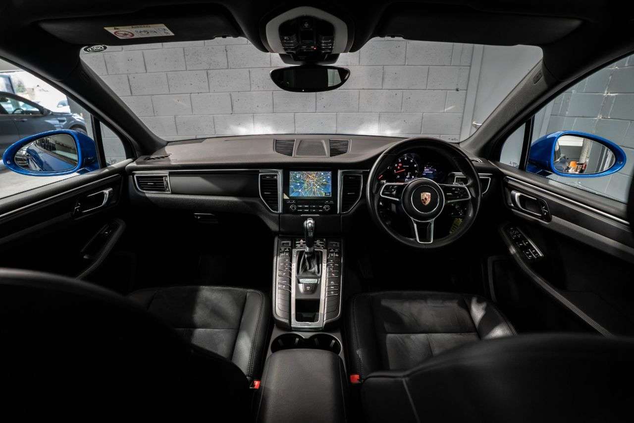 A 2018 PORSCHE MACAN 2.0T SUV 5dr Petrol PDK 4WD Euro 6 (s/s) (252 ps) / £9K OPTIONAL EXTRAS! A 2018 PORSCHE MACAN 2.0T SUV 5dr Petrol PDK 4WD Euro 6 (s/s) (252 ps) / £9K OPTIONAL EXTRAS!