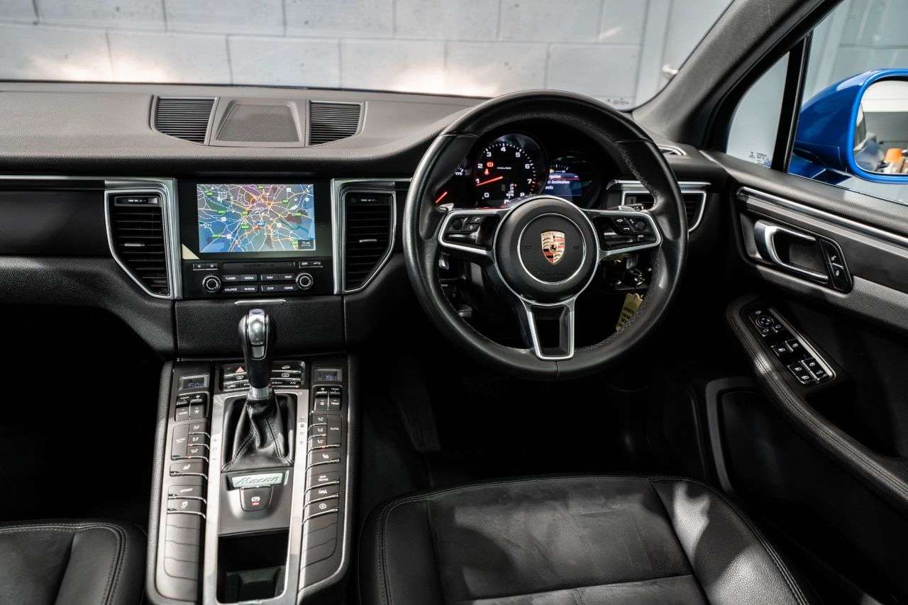 2018 PORSCHE MACAN 2018 PORSCHE MACAN