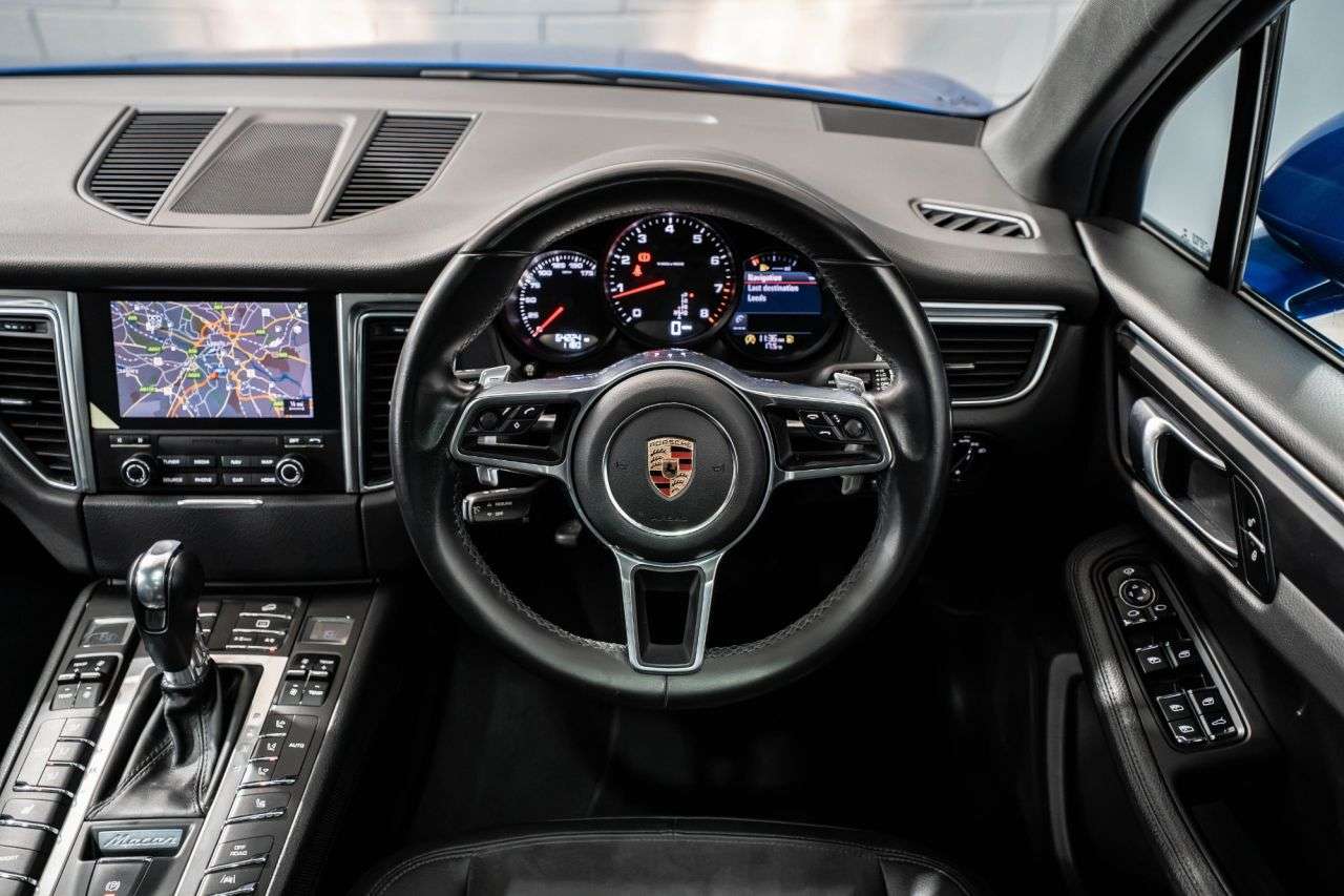 2018 PORSCHE MACAN 2018 PORSCHE MACAN