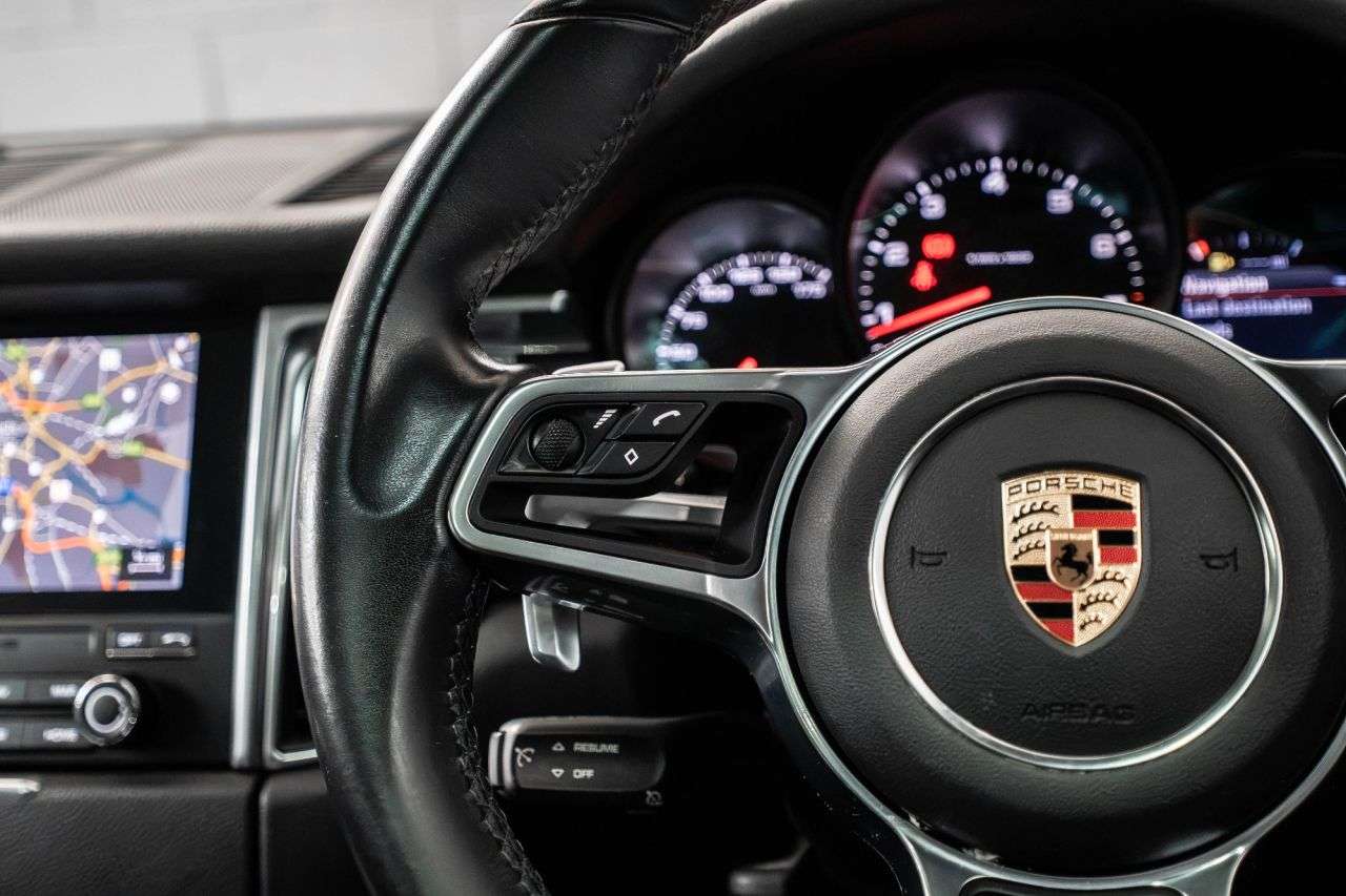 2018 PORSCHE MACAN 2018 PORSCHE MACAN