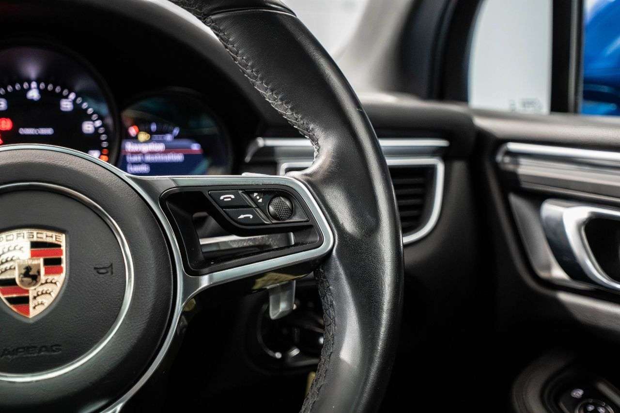 2018 PORSCHE MACAN 2018 PORSCHE MACAN