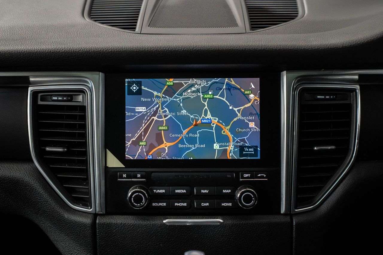 2018 PORSCHE MACAN 2018 PORSCHE MACAN