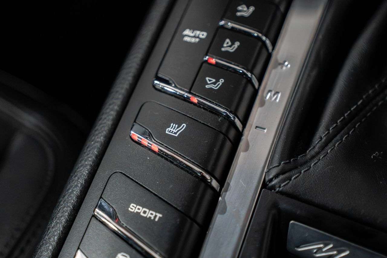 2018 PORSCHE MACAN 2018 PORSCHE MACAN