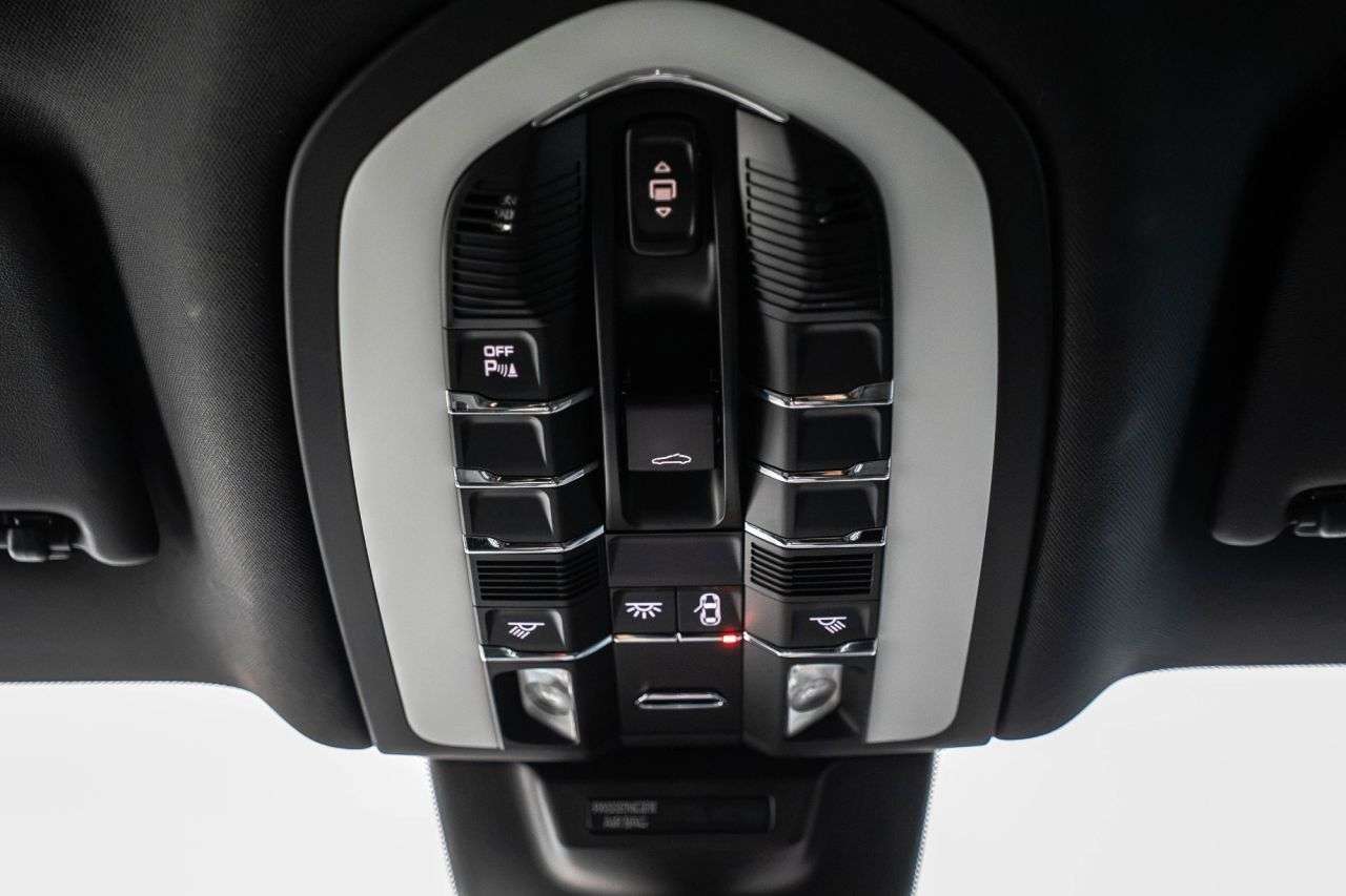 2018 PORSCHE MACAN 2018 PORSCHE MACAN