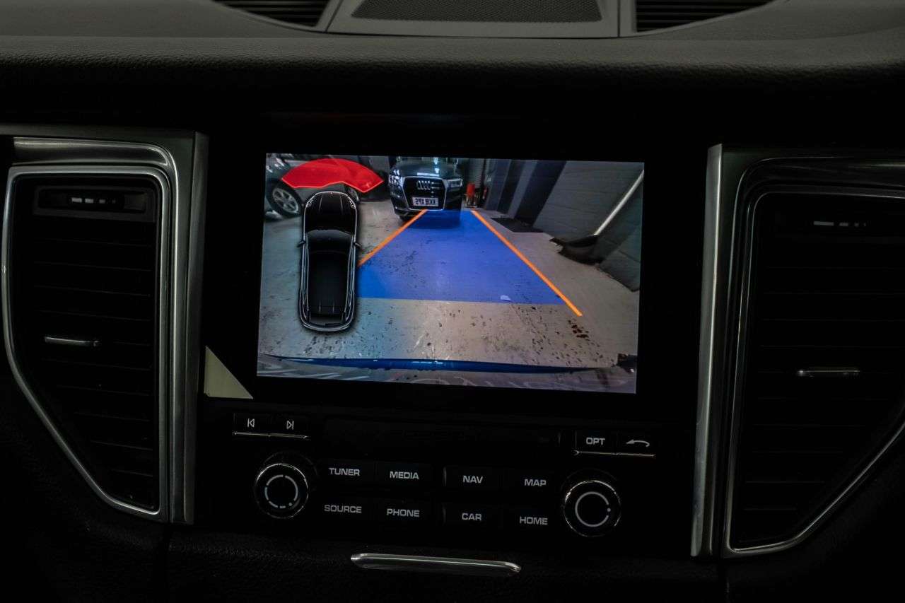 2018 PORSCHE MACAN 2018 PORSCHE MACAN
