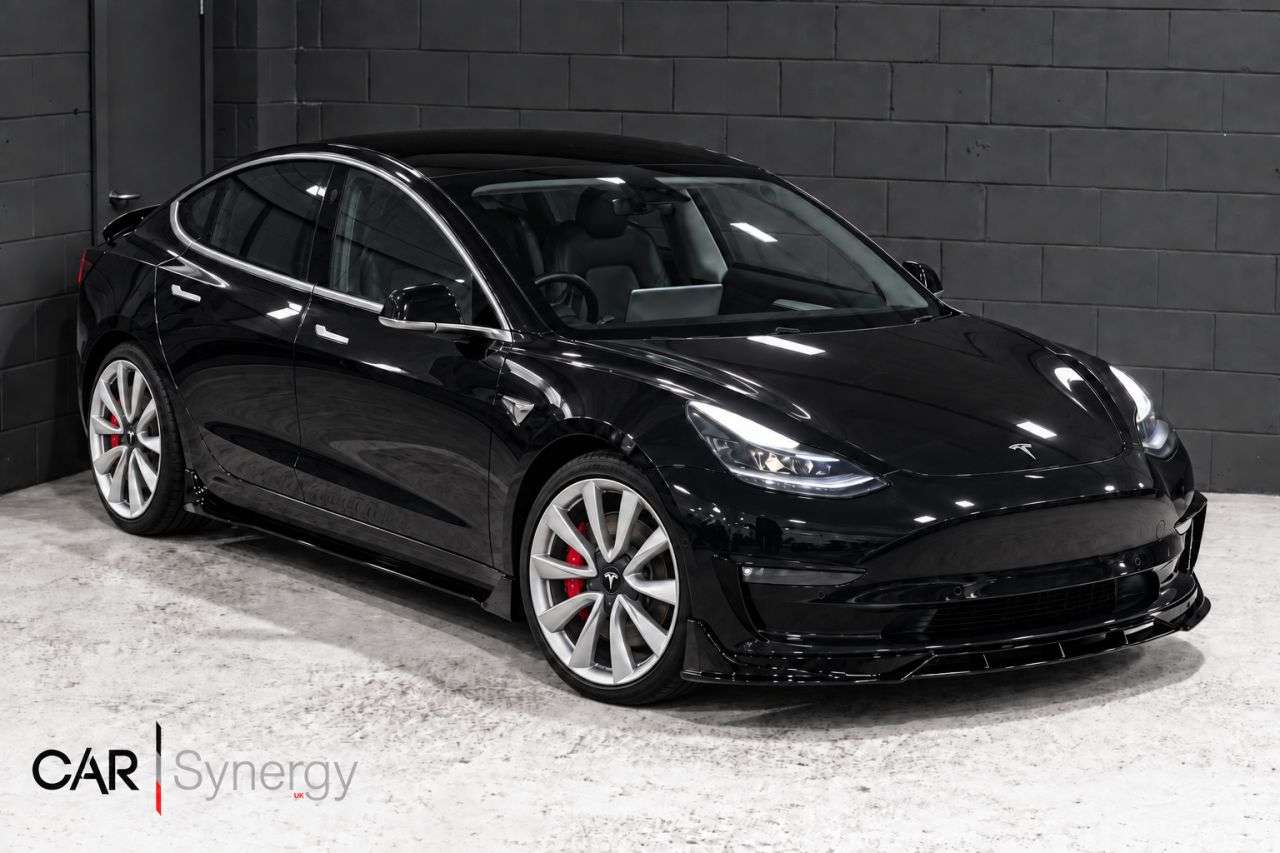 A 2019 TESLA MODEL 3 (Dual Motor) Performance Saloon 4dr Electric Auto 4WDE (Performance Upgrade A 2019 TESLA MODEL 3 (Dual Motor) Performance Saloon 4dr Electric Auto 4WDE (Performance Upgrade