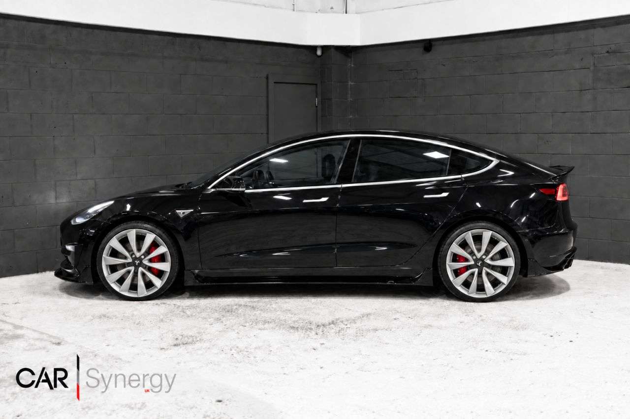 A 2019 TESLA MODEL 3 (Dual Motor) Performance Saloon 4dr Electric Auto 4WDE (Performance Upgrade A 2019 TESLA MODEL 3 (Dual Motor) Performance Saloon 4dr Electric Auto 4WDE (Performance Upgrade