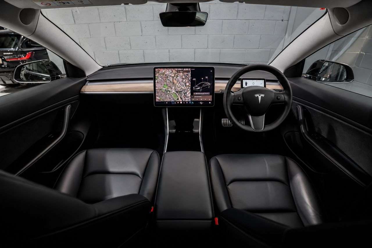 A 2019 TESLA MODEL 3 (Dual Motor) Performance Saloon 4dr Electric Auto 4WDE (Performance Upgrade A 2019 TESLA MODEL 3 (Dual Motor) Performance Saloon 4dr Electric Auto 4WDE (Performance Upgrade