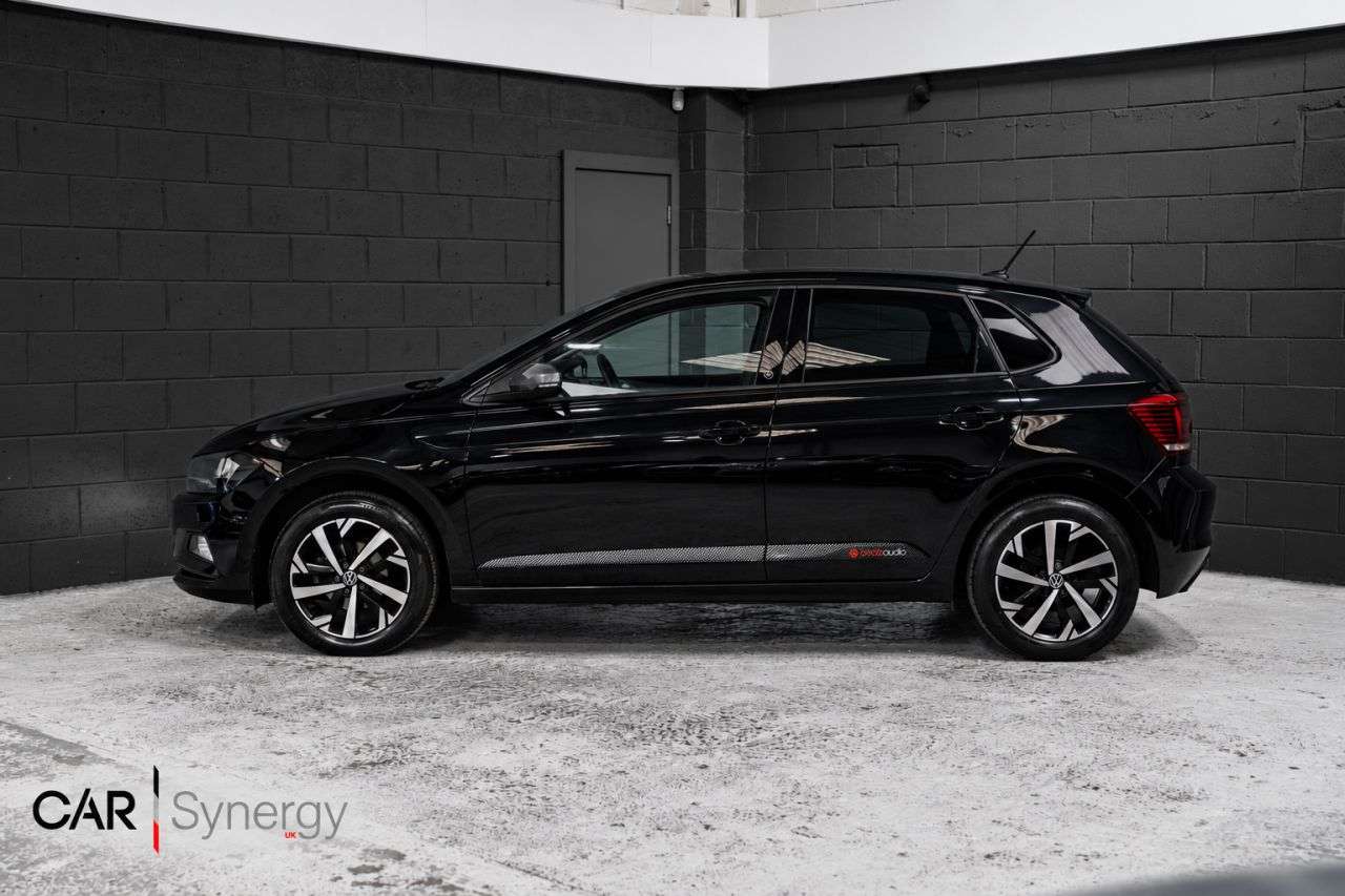 A 2021 VOLKSWAGEN POLO 1.0 EVO beats Hatchback 5dr Petrol Manual Euro 6 (s/s) (80 ps) / STUNNING C A 2021 VOLKSWAGEN POLO 1.0 EVO beats Hatchback 5dr Petrol Manual Euro 6 (s/s) (80 ps) / STUNNING C