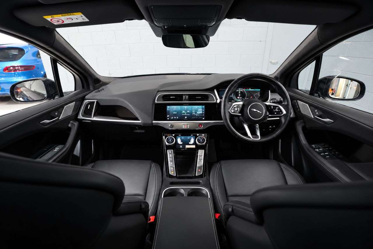 A 2022 JAGUAR I-PACE 400 90kWh HSE Black SUV 5dr Electric Auto 4WD (400 ps) / STUNNING CAR! A 2022 JAGUAR I-PACE 400 90kWh HSE Black SUV 5dr Electric Auto 4WD (400 ps) / STUNNING CAR!