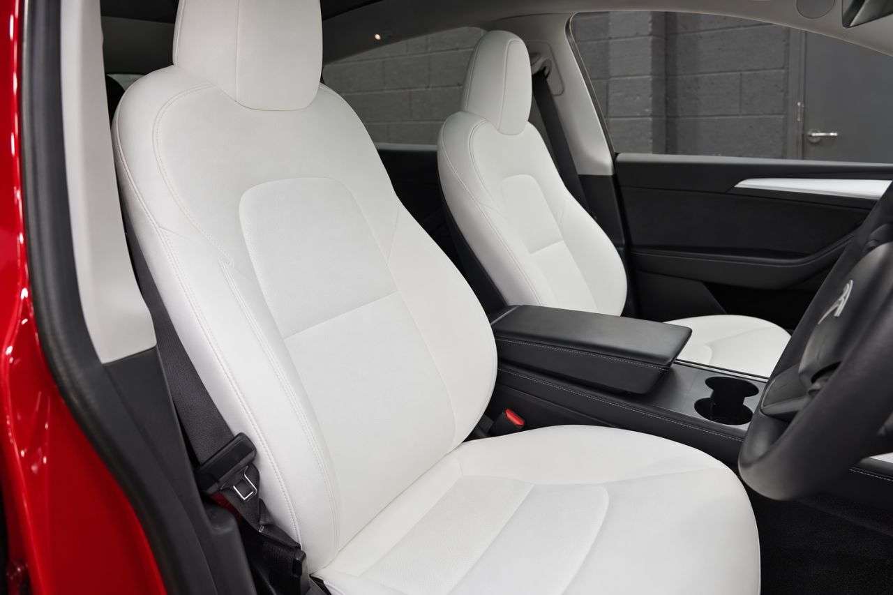A 2022 TESLA MODEL Y (Dual Motor) Performance SUV 5dr Electric Auto 4WDE (426 bhp) / 4 YEARS TES A 2022 TESLA MODEL Y (Dual Motor) Performance SUV 5dr Electric Auto 4WDE (426 bhp) / 4 YEARS TES