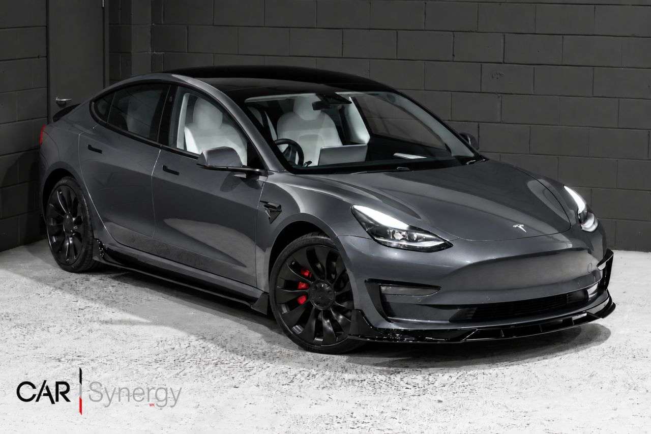 A 2022 TESLA MODEL 3 (Dual Motor) Performance Saloon 4dr Electric Auto 4WDE (Performance Upgrade A 2022 TESLA MODEL 3 (Dual Motor) Performance Saloon 4dr Electric Auto 4WDE (Performance Upgrade
