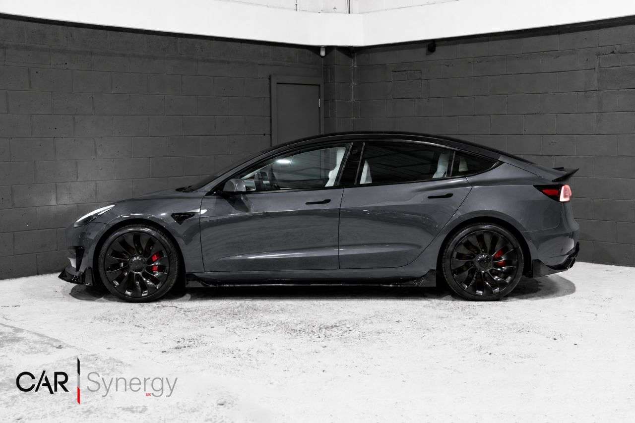 A 2022 TESLA MODEL 3 (Dual Motor) Performance Saloon 4dr Electric Auto 4WDE (Performance Upgrade A 2022 TESLA MODEL 3 (Dual Motor) Performance Saloon 4dr Electric Auto 4WDE (Performance Upgrade