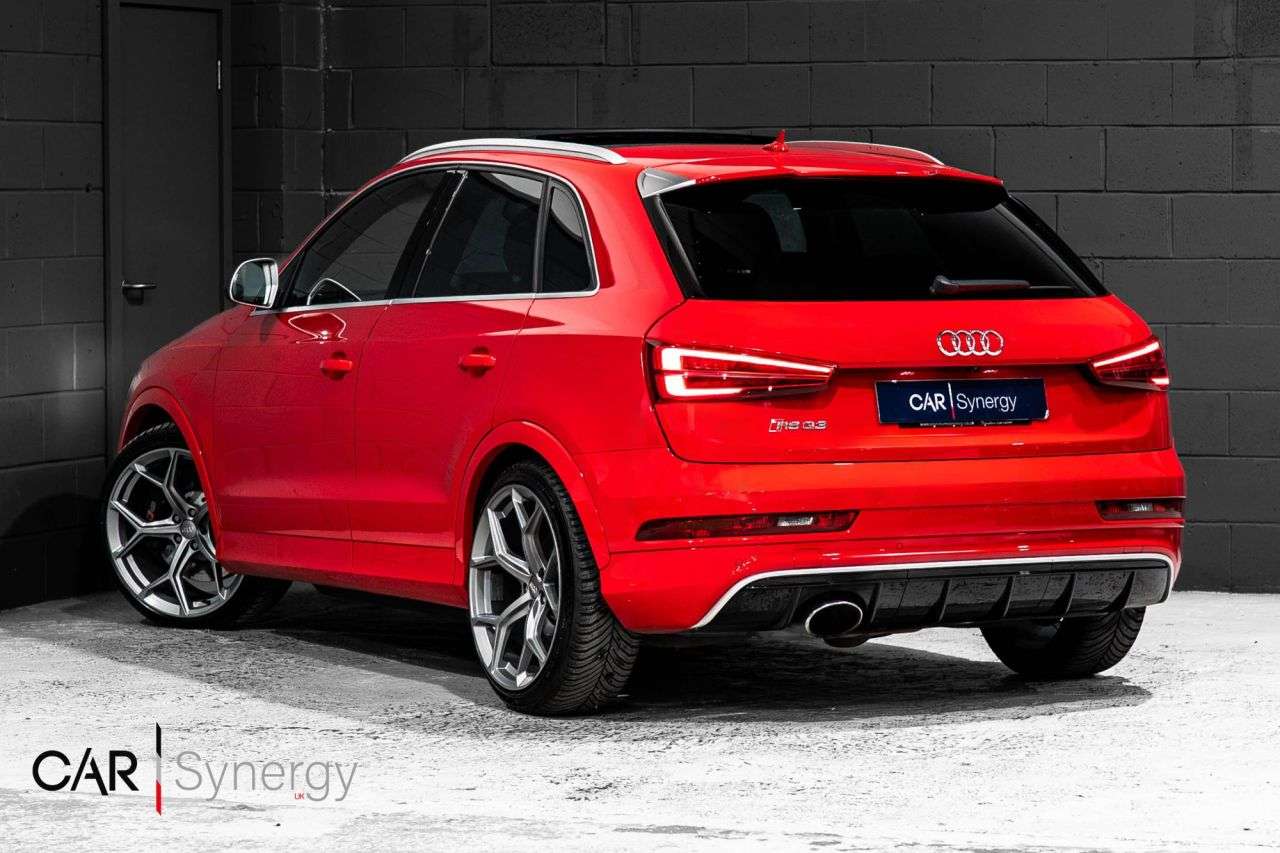 A 2015 AUDI RS Q3 2.5 TFSI SUV 5dr Petrol S Tronic quattro Euro 6 (s/s) (340 ps) / STUNNING C A 2015 AUDI RS Q3 2.5 TFSI SUV 5dr Petrol S Tronic quattro Euro 6 (s/s) (340 ps) / STUNNING C