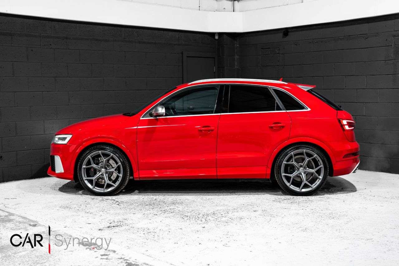 A 2015 AUDI RS Q3 2.5 TFSI SUV 5dr Petrol S Tronic quattro Euro 6 (s/s) (340 ps) / STUNNING C A 2015 AUDI RS Q3 2.5 TFSI SUV 5dr Petrol S Tronic quattro Euro 6 (s/s) (340 ps) / STUNNING C