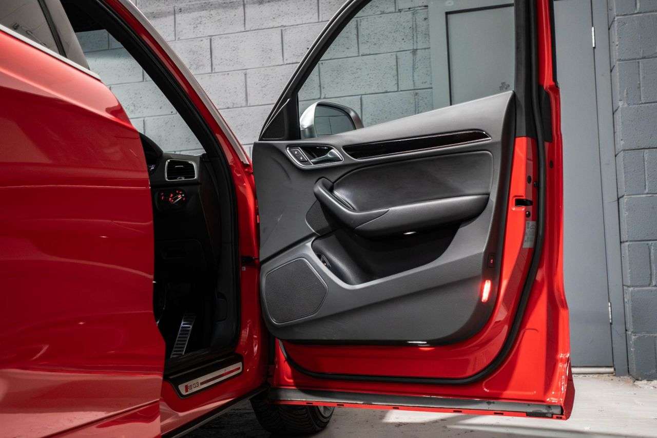 2015 AUDI RS Q3 2015 AUDI RS Q3