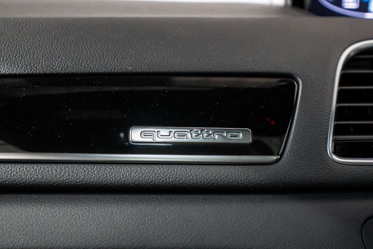 2015 AUDI RS Q3 2015 AUDI RS Q3
