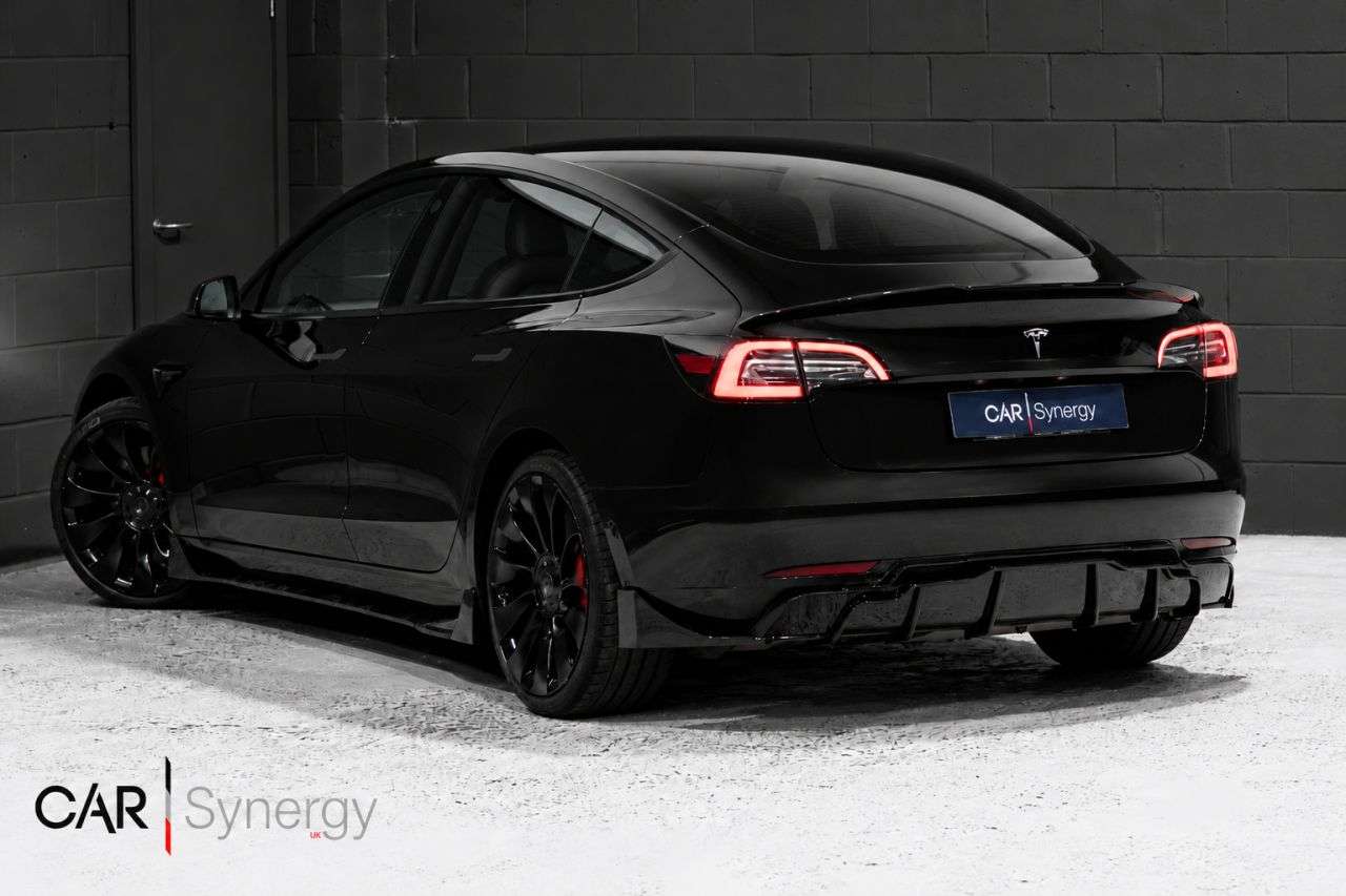 A 2021 TESLA MODEL 3 (Dual Motor) Performance Saloon 4dr Electric Auto 4WDE (Performance Upgrade A 2021 TESLA MODEL 3 (Dual Motor) Performance Saloon 4dr Electric Auto 4WDE (Performance Upgrade