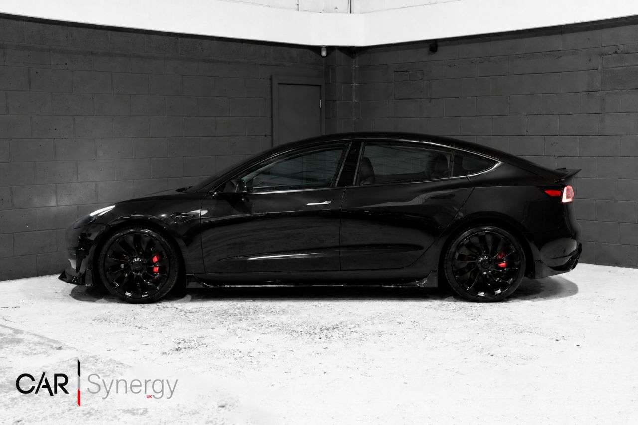A 2021 TESLA MODEL 3 (Dual Motor) Performance Saloon 4dr Electric Auto 4WDE (Performance Upgrade A 2021 TESLA MODEL 3 (Dual Motor) Performance Saloon 4dr Electric Auto 4WDE (Performance Upgrade