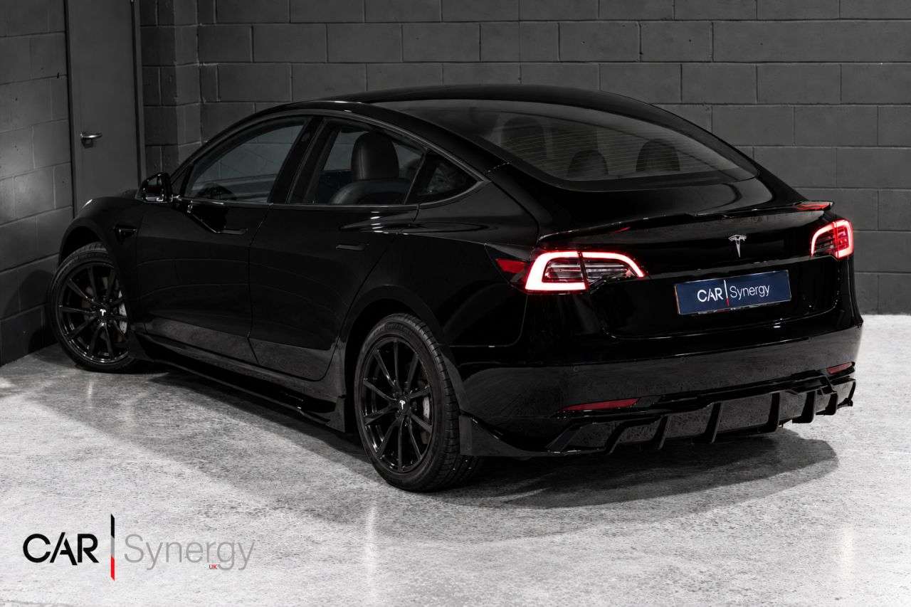 A 2021 TESLA MODEL 3 (Dual Motor) Long Range Saloon 4dr Electric Auto 4WDE (346 ps) / 3 YEAR TES A 2021 TESLA MODEL 3 (Dual Motor) Long Range Saloon 4dr Electric Auto 4WDE (346 ps) / 3 YEAR TES