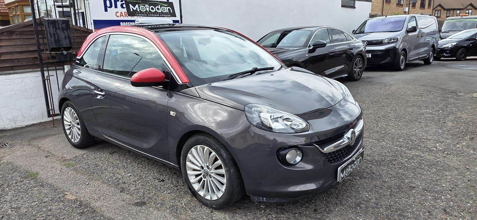 A 2015 VAUXHALL ADAM 1.2i GLAM Euro 6 3dr A 2015 VAUXHALL ADAM 1.2i GLAM Euro 6 3dr