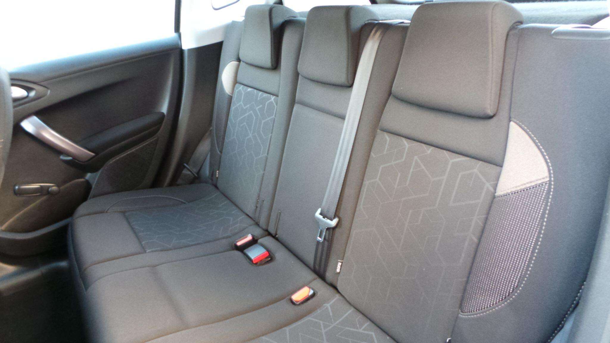 2016 PEUGEOT 2008 2016 PEUGEOT 2008