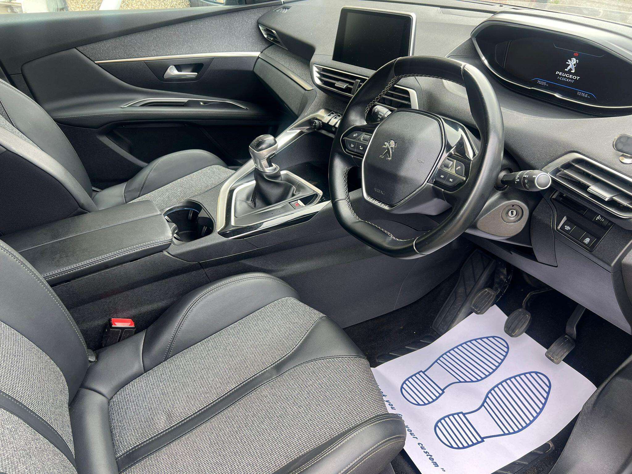 2019 PEUGEOT 3008 2019 PEUGEOT 3008