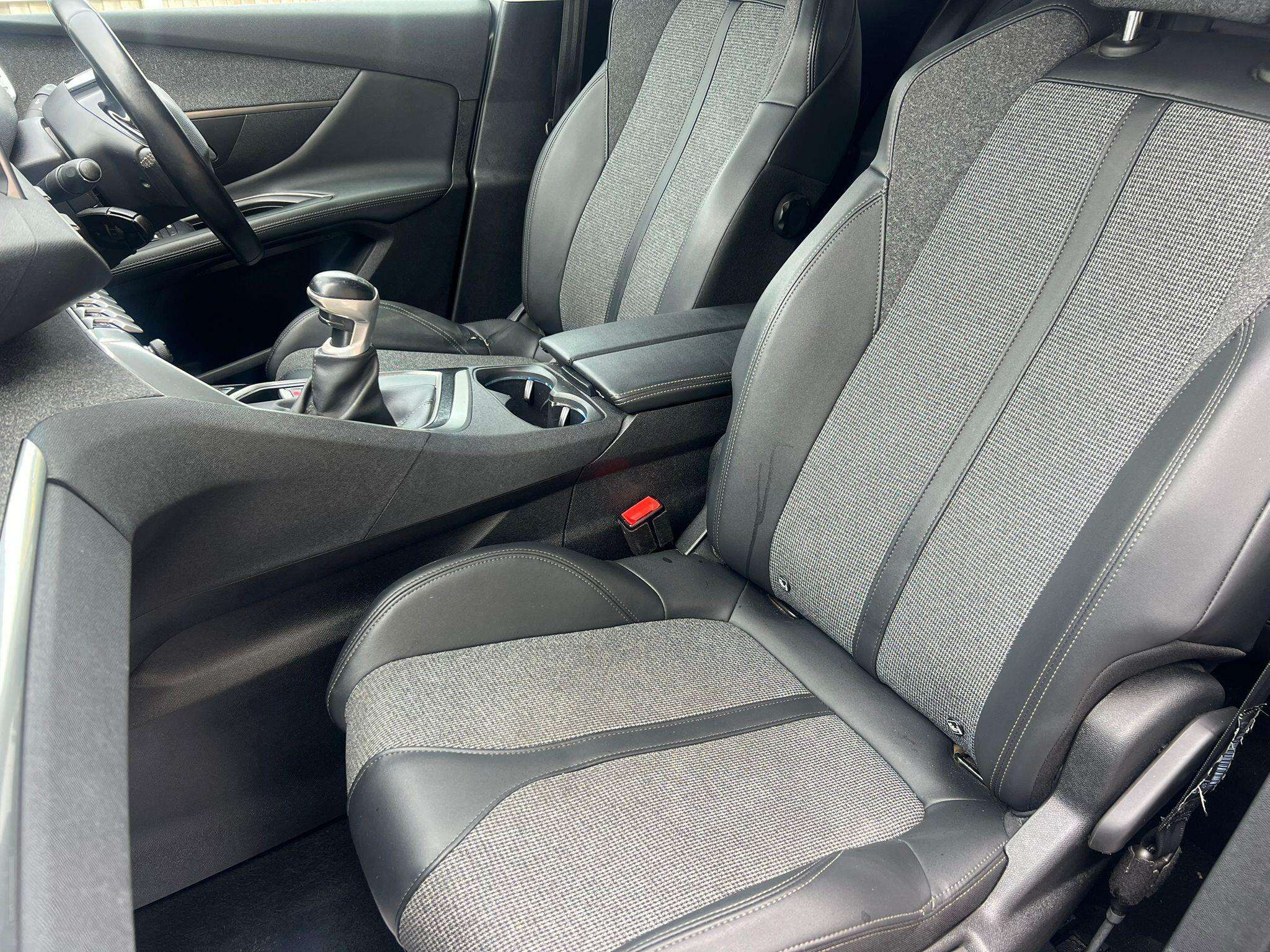 2019 PEUGEOT 3008 2019 PEUGEOT 3008