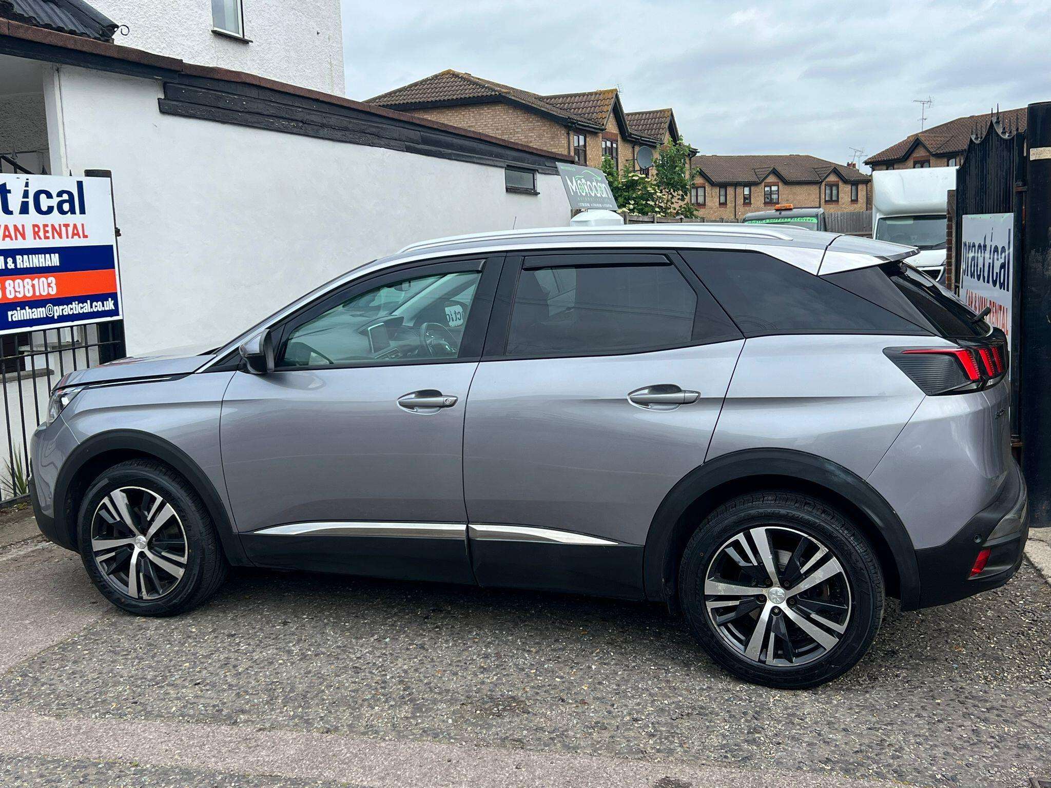 2019 PEUGEOT 3008 2019 PEUGEOT 3008