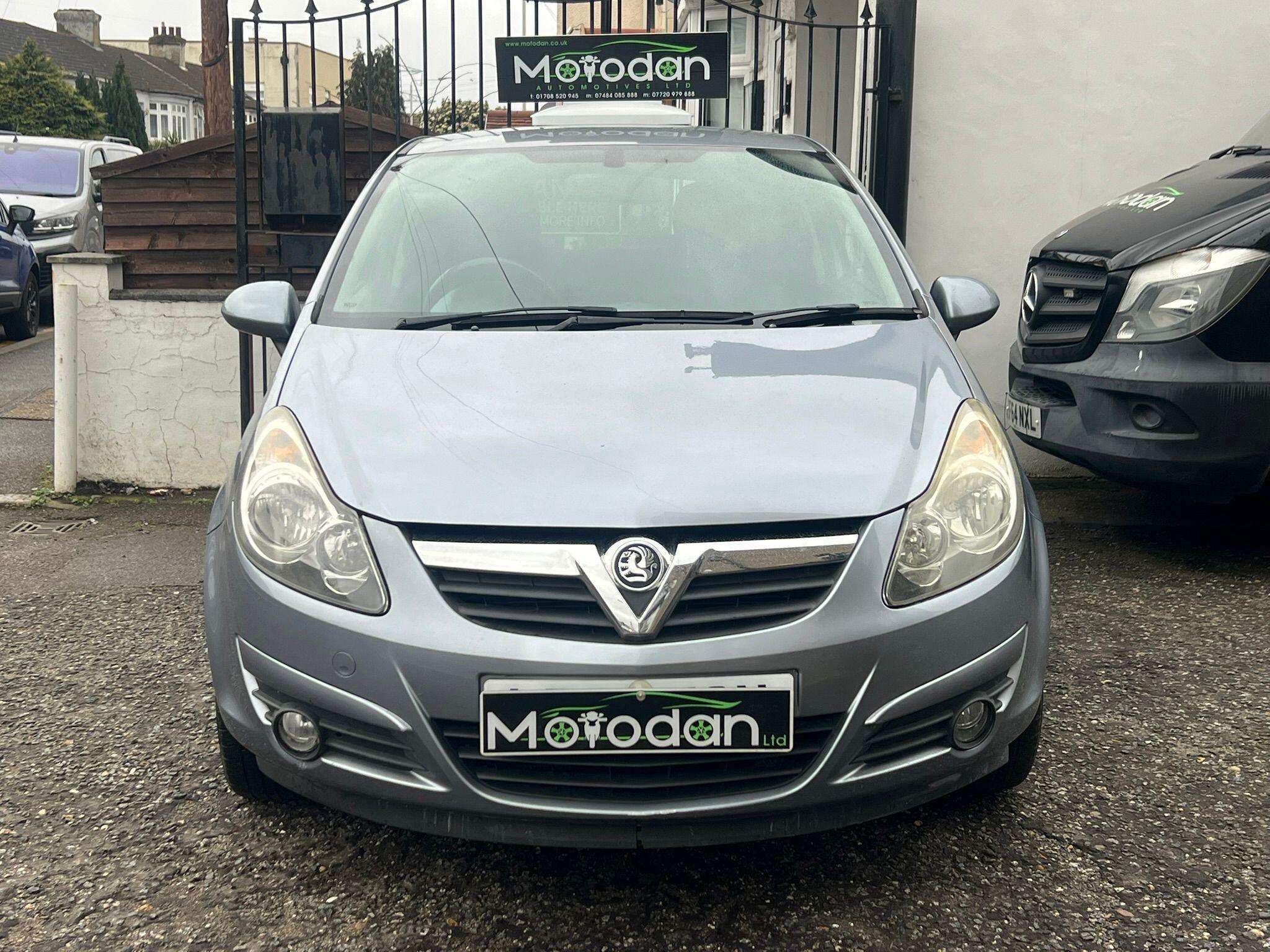 A 2009 VAUXHALL CORSA 1.2i 16v SXi 3dr A 2009 VAUXHALL CORSA 1.2i 16v SXi 3dr