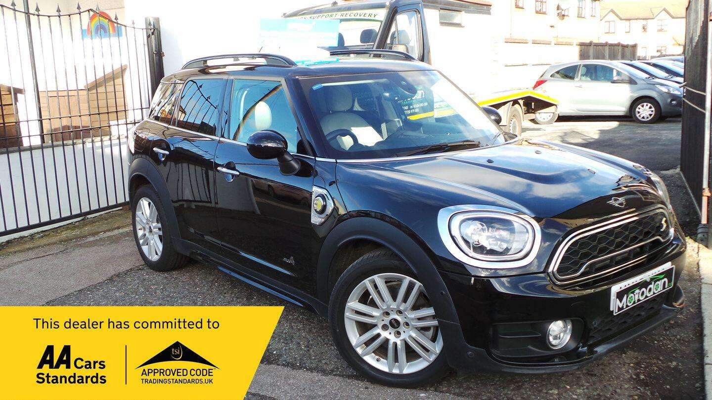 A 2019 MINI COUNTRYMAN 1.5 7.6kWh Cooper SE Exclusive Auto ALL4 Euro 6 (s/s) 5dr A 2019 MINI COUNTRYMAN 1.5 7.6kWh Cooper SE Exclusive Auto ALL4 Euro 6 (s/s) 5dr