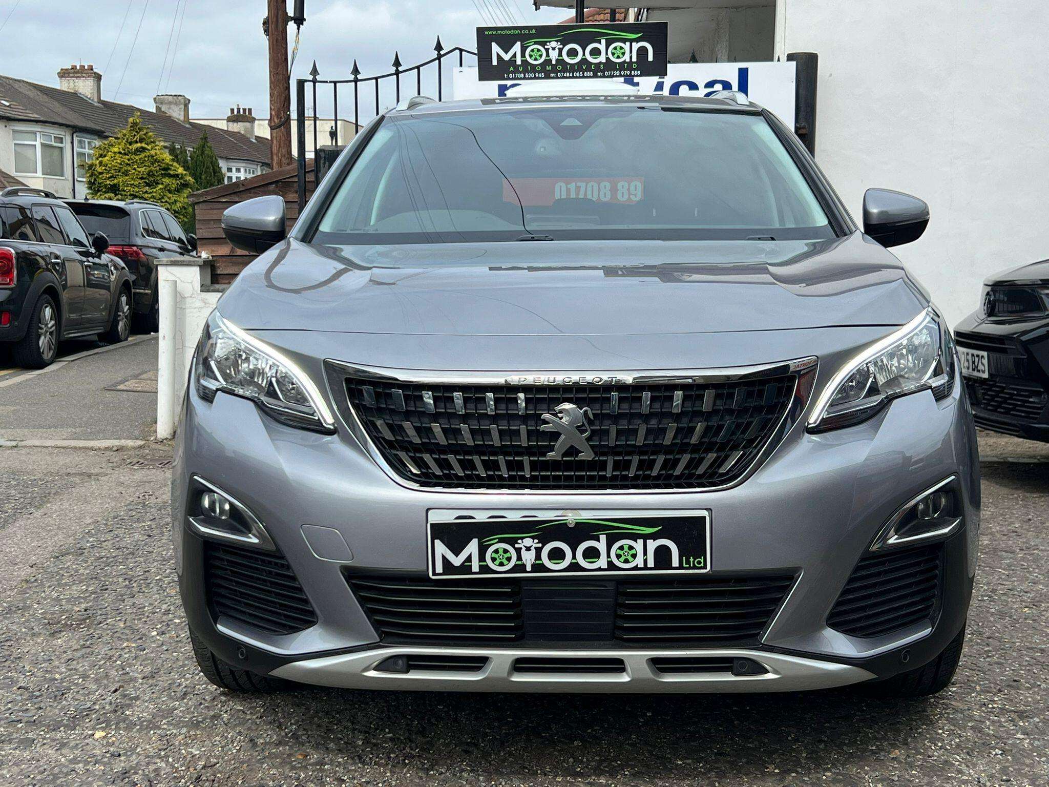 A 2019 PEUGEOT 3008 1.2 PureTech Allure Euro 6 (s/s) 5dr A 2019 PEUGEOT 3008 1.2 PureTech Allure Euro 6 (s/s) 5dr
