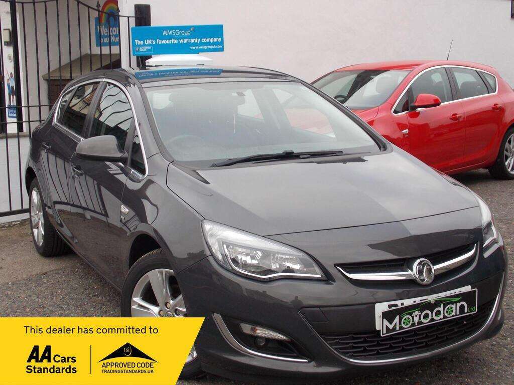 A 2015 VAUXHALL ASTRA 1.6i SRi Euro 6 5dr A 2015 VAUXHALL ASTRA 1.6i SRi Euro 6 5dr