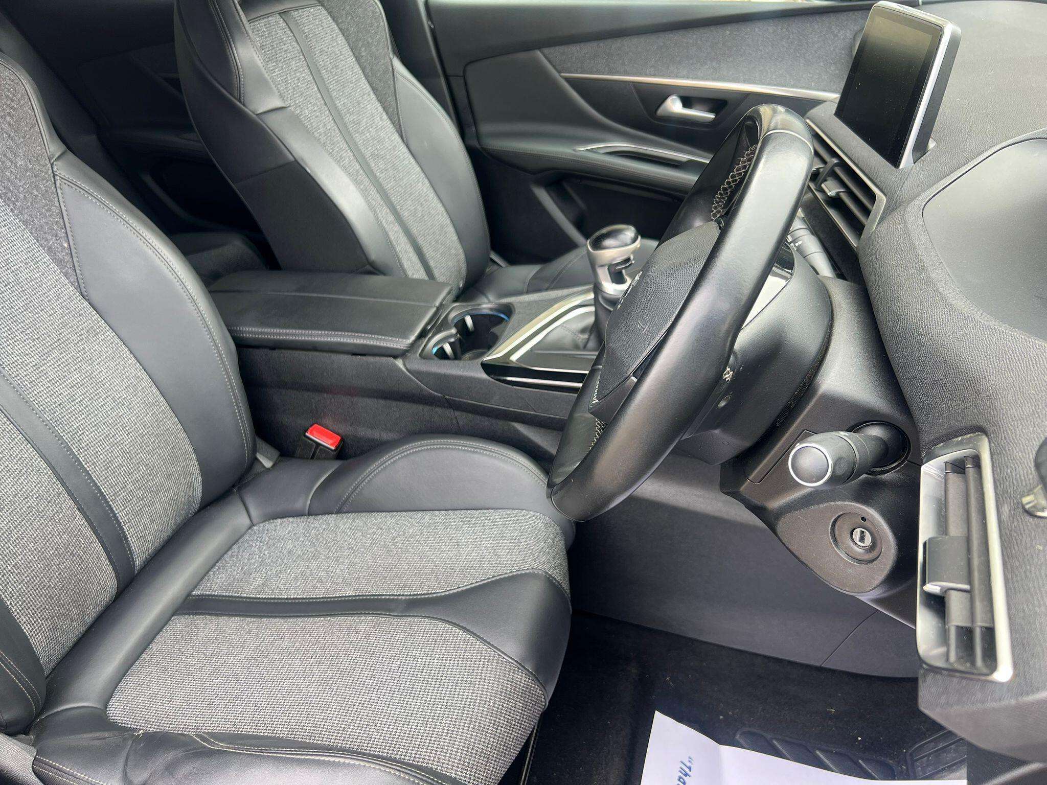 2019 PEUGEOT 3008 2019 PEUGEOT 3008