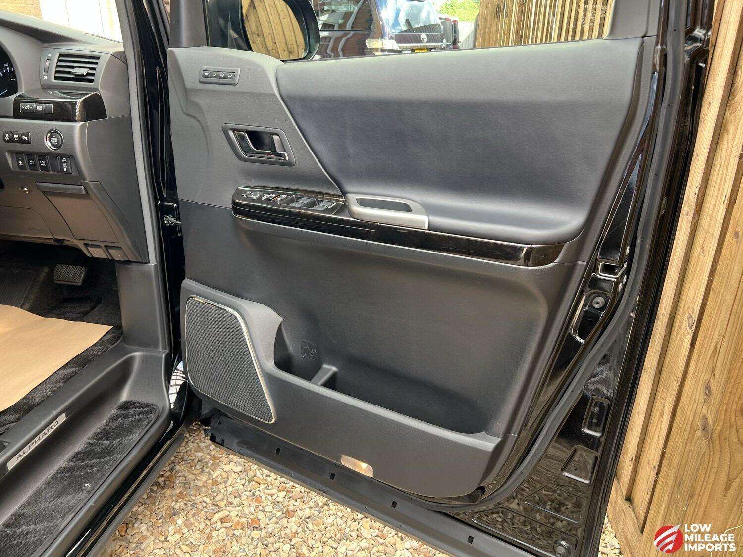 2012 TOYOTA ALPHARD 2012 TOYOTA ALPHARD